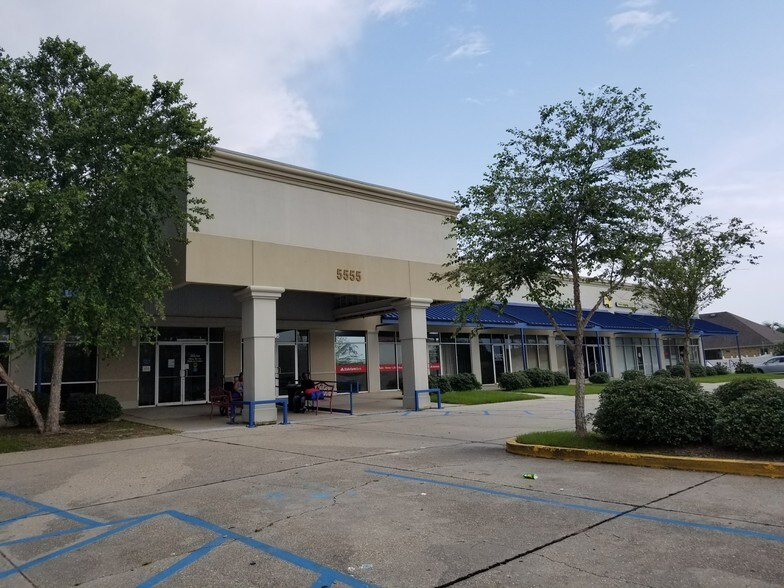 5555 Bullard Ave, New Orleans, LA à louer - Photo de l’immeuble – Image 1 sur 9