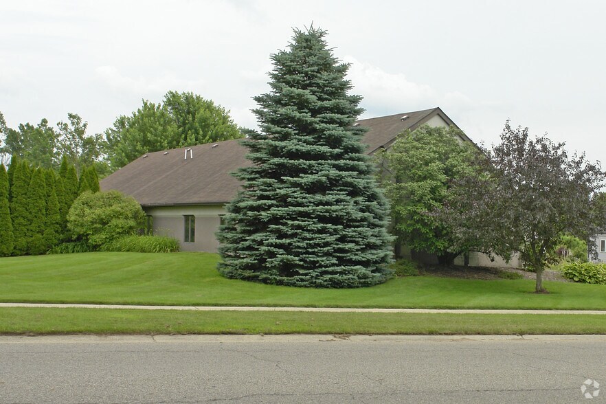 493 Century Ln, Holland, MI à louer - Photo de l’immeuble – Image 3 sur 9