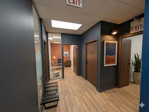 120 Eglinton Ave E, Toronto, ON à louer Photo intérieure– Image 2 sur 4