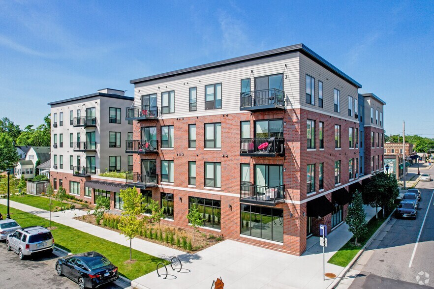 2325 E 38th St E, Minneapolis, MN à vendre - Photo de l’immeuble – Image 3 sur 33
