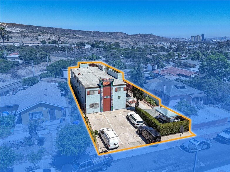 220 E Park Ave, San Ysidro, CA à vendre - Photo de l’immeuble – Image 3 sur 21