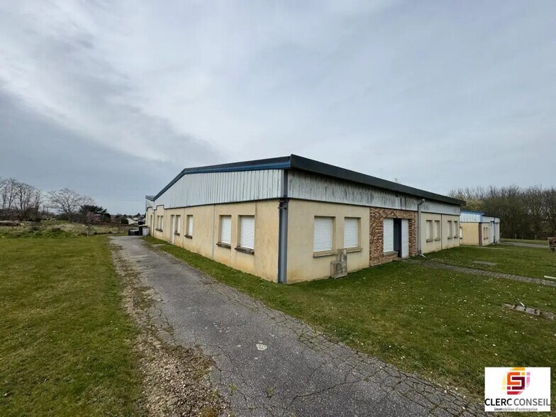 Bureau dans La Frénaye à louer - Photo de l’immeuble – Image 3 sur 13