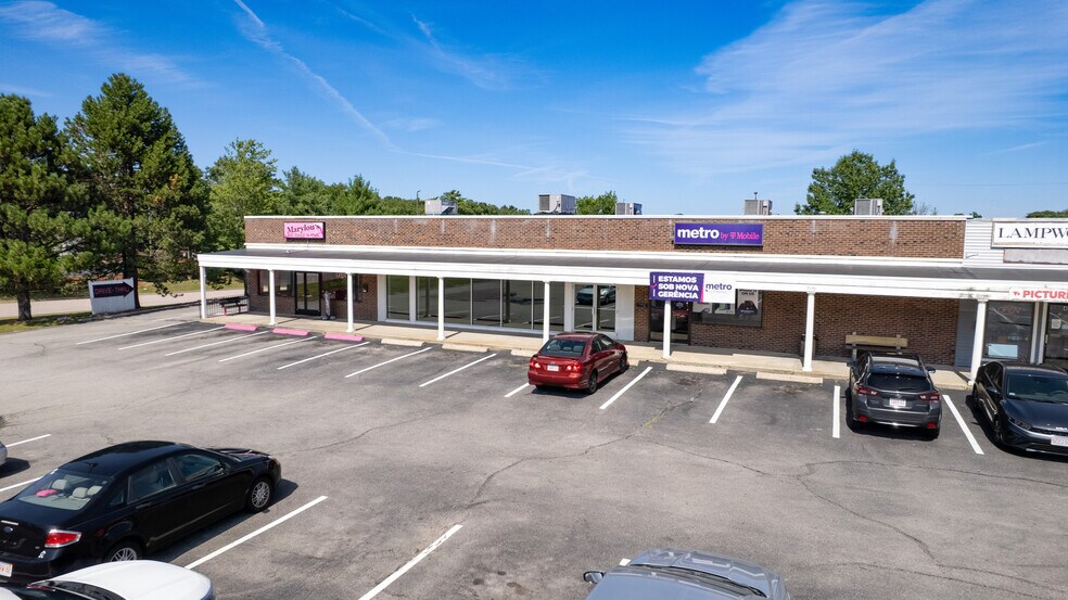 1501 Bedford St, Abington, MA à louer - Photo de l’immeuble – Image 2 sur 10