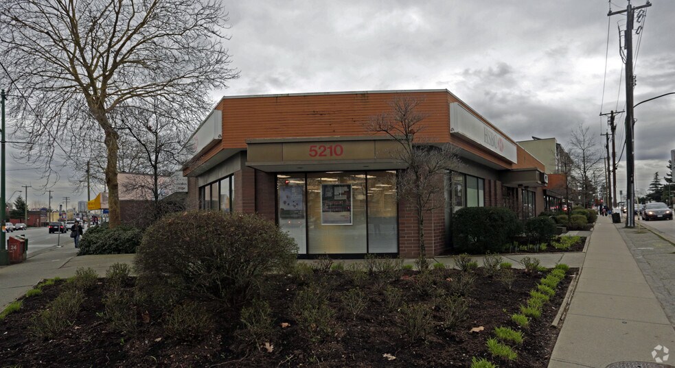 5210 Kingsway, Burnaby, BC à louer - Photo de l’immeuble – Image 3 sur 4