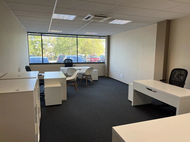 16 Rue De L'Hermite, Bruges à louer - Photo de l’immeuble – Image 2 sur 4