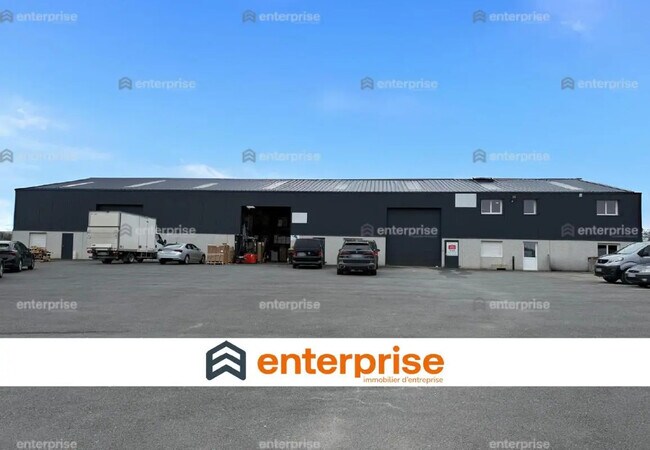 Plus de détails pour Local d'activités à louer