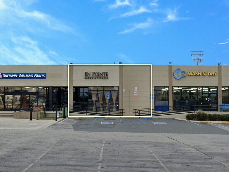 3909 E 7th St, Long Beach, CA à louer - Photo de l’immeuble – Image 2 sur 6