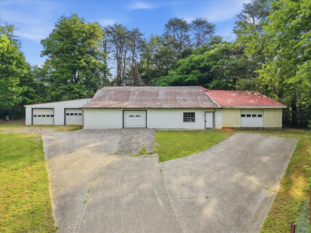 2633 Harriman Hwy, Harriman, TN à vendre Photo de l’immeuble– Image 1 sur 14