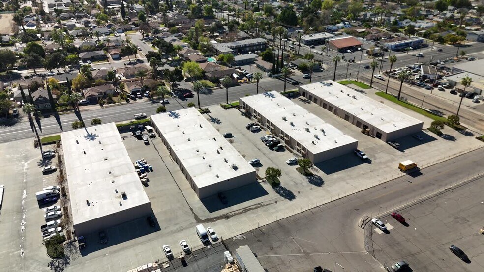 2061 3rd St, Riverside, CA à louer - Vidéo sur l’annonce professionnelle – Image 2 sur 13