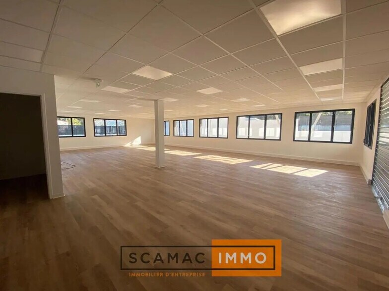 Bureau dans Éguilles à louer - Photo de l’immeuble – Image 3 sur 5