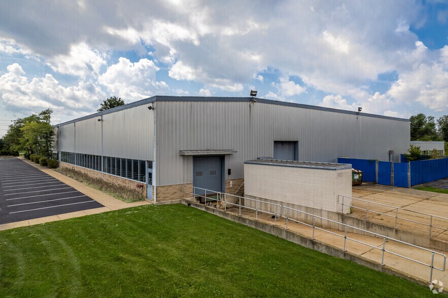 28999 Aurora Rd, Solon, OH à vendre - Photo de l’immeuble – Image 3 sur 5