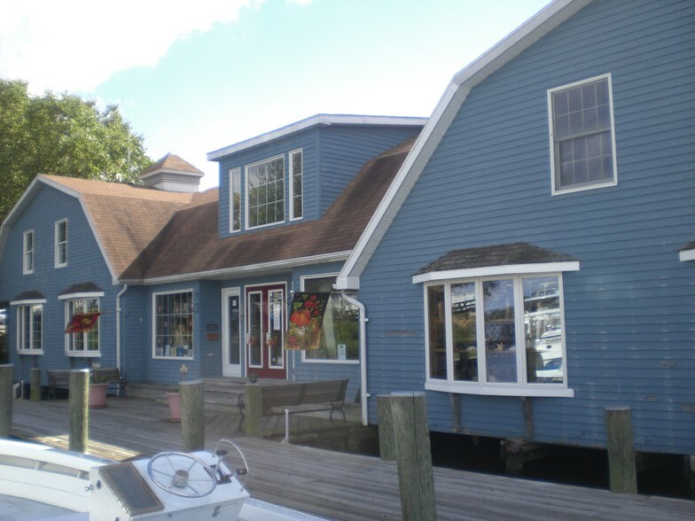 23002 McKinleyville Rd, Rock Hall, MD à vendre - Photo de l’immeuble – Image 2 sur 4