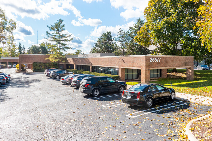 26677 W 12 Mile Rd, Southfield, MI à louer - Photo principale – Image 1 sur 16