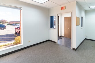 2010 E Algonquin Rd, Schaumburg, IL à louer Photo intérieure– Image 2 sur 5