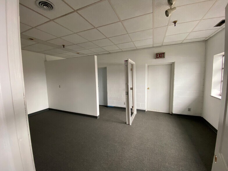 3232 Allegheny Ave, Columbus, OH à vendre - Photo de l’immeuble – Image 3 sur 10