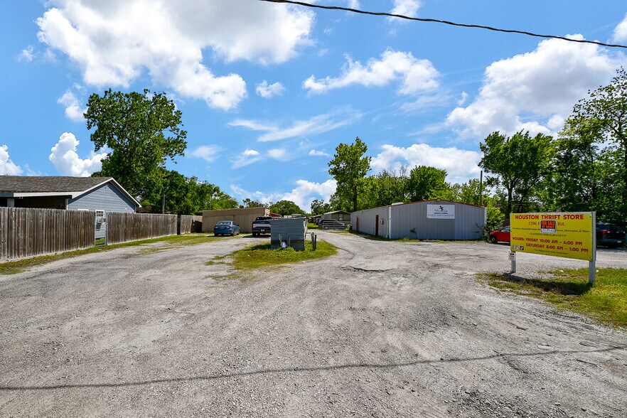 2206 Hartwick Rd, Houston, TX à vendre - Photo de l’immeuble – Image 3 sur 45