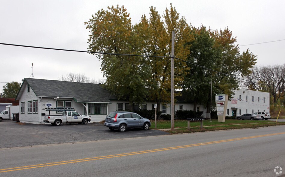 301-305 N Colfax St, Griffith, IN à louer - Photo de l’immeuble – Image 3 sur 5