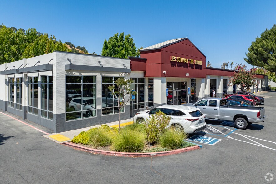 3800 Alhambra Ave, Martinez, CA à vendre - Photo principale – Image 1 sur 4