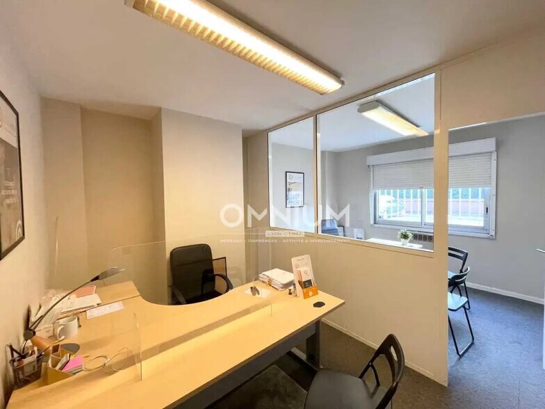 Bureau dans Bron à louer - Photo intérieure – Image 3 sur 4