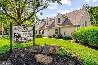 Plus de détails pour 405 W Wayne Ave, Wayne, PA - Bureau à vendre