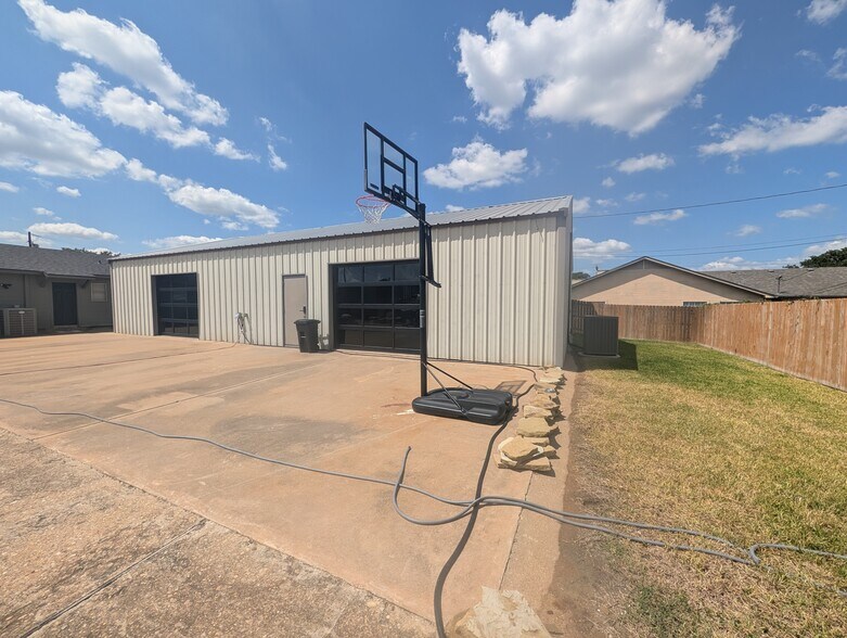 205 M-B Industrial Dr, Woodway, TX à vendre - Photo de l’immeuble – Image 2 sur 3