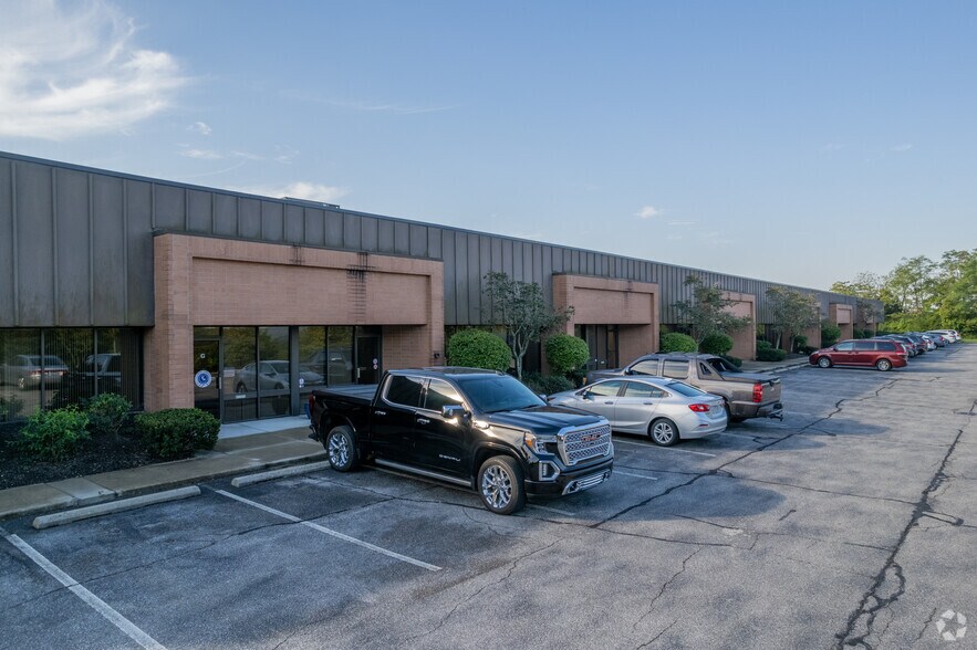 502 Techne Center Dr, Milford, OH à louer - Photo de l’immeuble – Image 3 sur 4