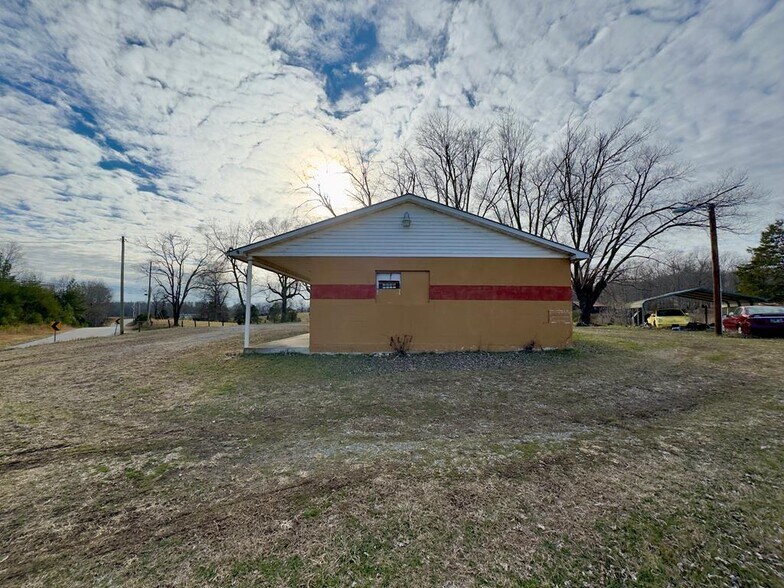 4075 York Hwy, Gainesboro, TN à vendre - Photo de l’immeuble – Image 3 sur 6