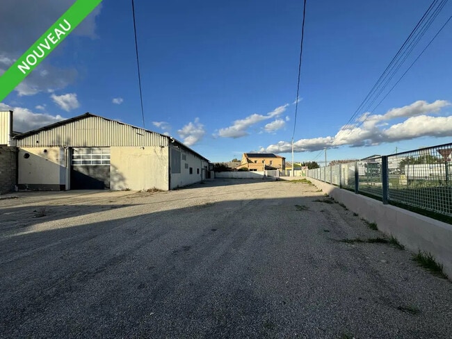 Plus de détails pour Local d’activités à vendre