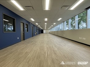 700 Liverpool Dr, Valley City, OH à louer Photo intérieure– Image 2 sur 5