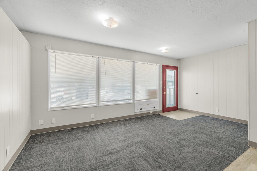 118 Engle Ave, Molalla, OR à vendre - Photo de l’immeuble – Image 2 sur 34