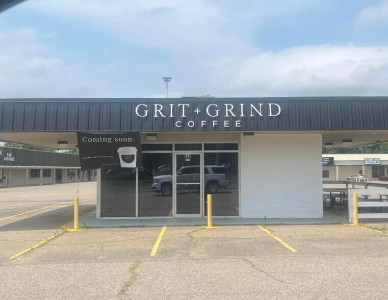 E Madison St, Bastrop, LA à louer - Photo de l’immeuble – Image 3 sur 11