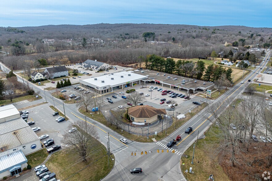 125 Westbrook Rd, Essex, CT à louer - Photo de l’immeuble – Image 2 sur 5