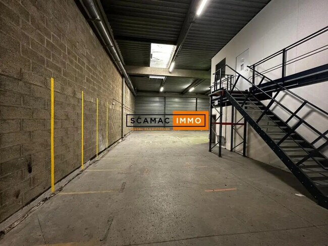 Plus de détails pour Bureau, Industriel/Logistique à louer