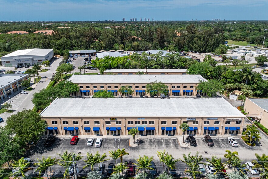 28200 Old 41 Rd, Bonita Springs, FL à vendre - Photo de l’immeuble – Image 2 sur 4