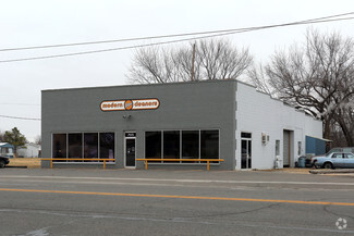 Plus de détails pour 705 W Cherokee St, Wagoner, OK - Local commercial à vendre