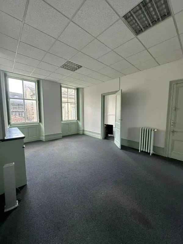 Plus de détails pour Bureau à louer