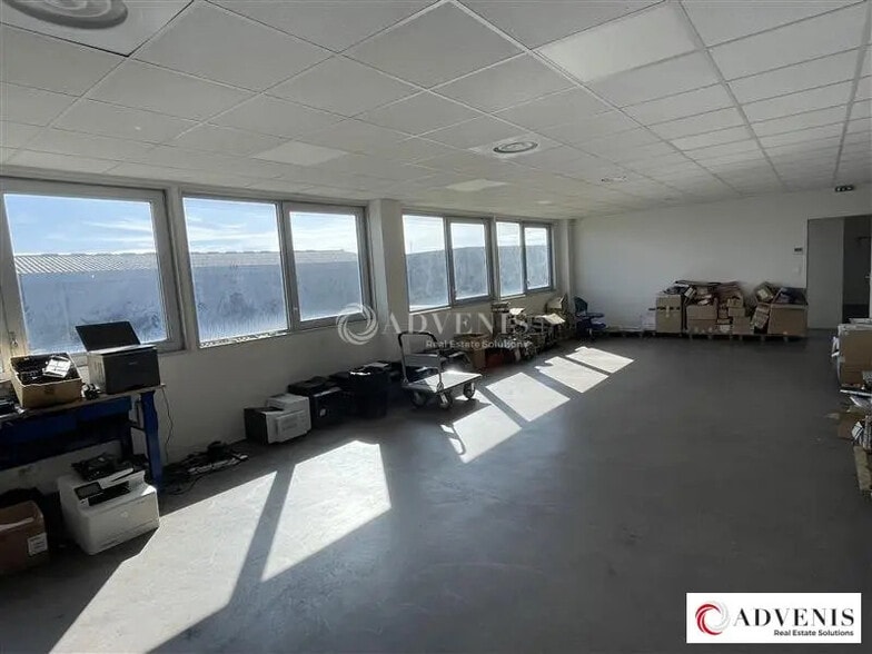 Local d’activités dans Mérignac à louer - Photo intérieure – Image 2 sur 8