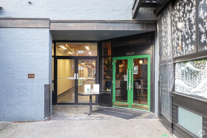 1040 Hamilton St, Vancouver, BC à louer - Photo de l’immeuble – Image 3 sur 7