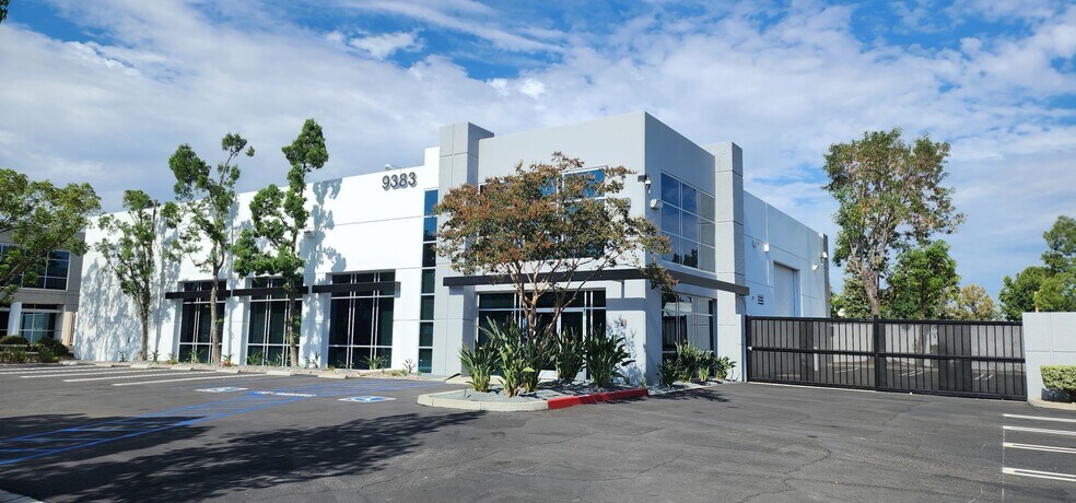 9383 Charles Smith Ave, Rancho Cucamonga, CA à louer - Photo de l’immeuble – Image 1 sur 3