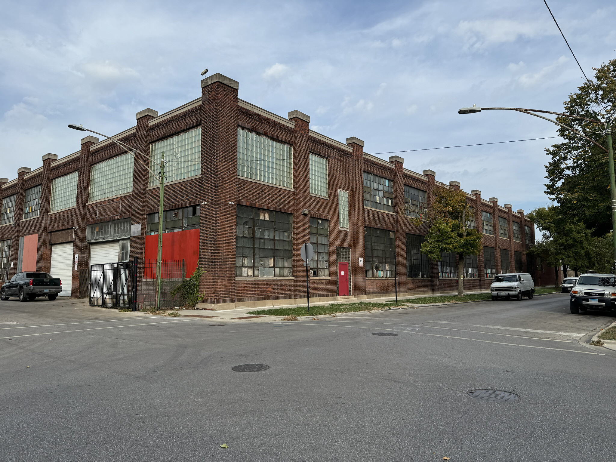 4850 W Bloomingdale Ave, Chicago, IL à louer Photo de l’immeuble– Image 1 sur 3