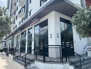 221 SW 12th St, Miami, FL à louer Photo de l’immeuble– Image 1 sur 4