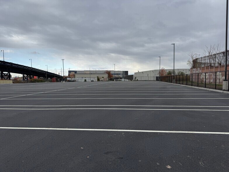 18 Blanchard St, Newark, NJ à louer - Photo de l’immeuble – Image 3 sur 6