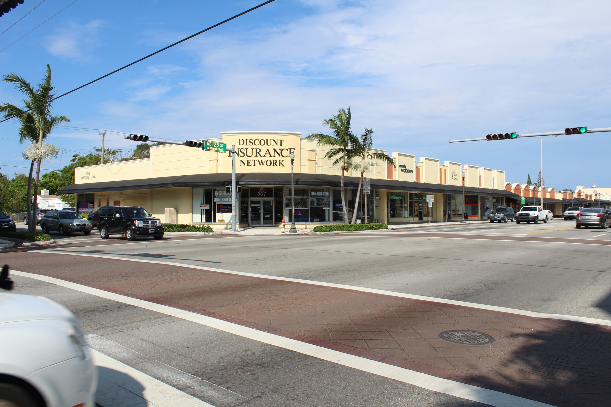 801-819 NE 125th St, North Miami, FL à louer Photo principale– Image 1 sur 5