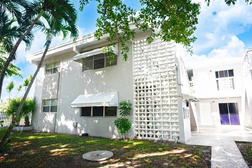 16890 NE 21st Ave, North Miami Beach, FL à vendre - Photo de l’immeuble – Image 2 sur 14