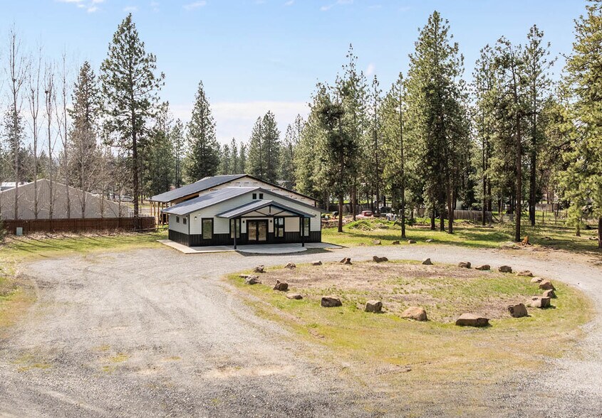 6063B Hwy 291, Nine Mile Falls, WA à louer - Photo principale – Image 1 sur 4