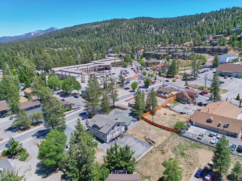 586 Bonanza Trail, Big Bear Lake, CA à vendre - Photo de l’immeuble – Image 3 sur 79