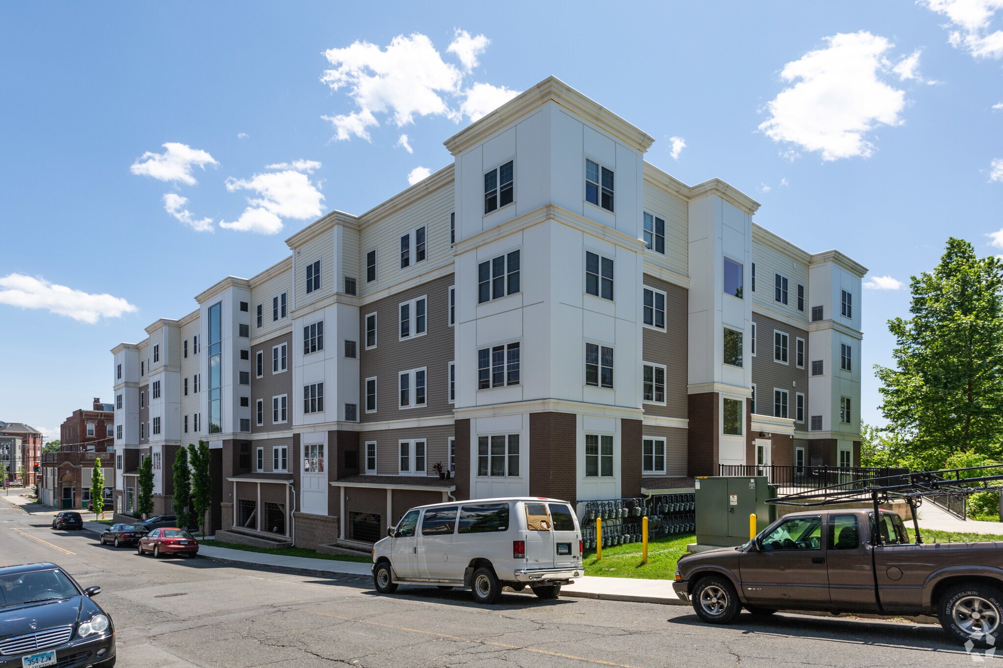 515 West Ave, Bridgeport, CT à louer Photo principale– Image 1 sur 3
