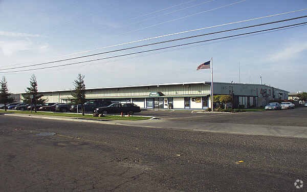 1400 Carpenter Ln, Modesto, CA à louer - Photo de l’immeuble – Image 3 sur 6