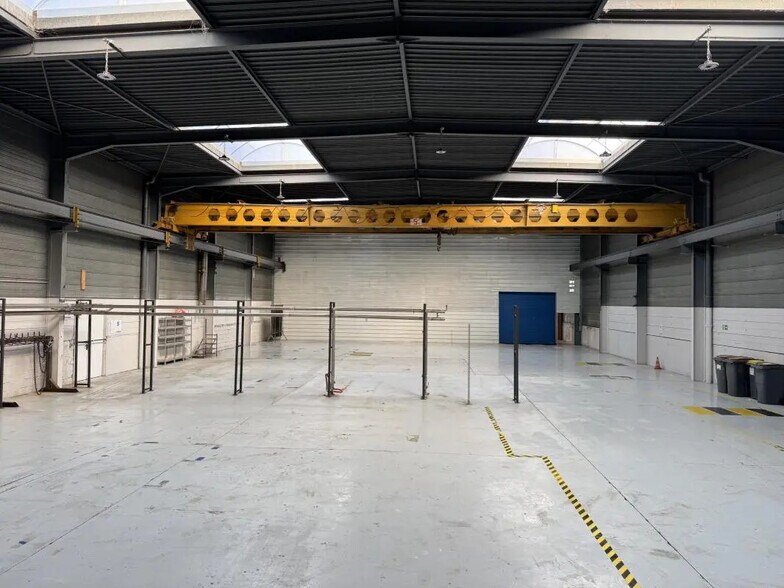 Industriel/Logistique dans Neuville-en-Ferrain à vendre - Photo de l’immeuble – Image 1 sur 4