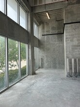 7865 NE 10th Ave, Miami, FL à louer Photo intérieure– Image 1 sur 6